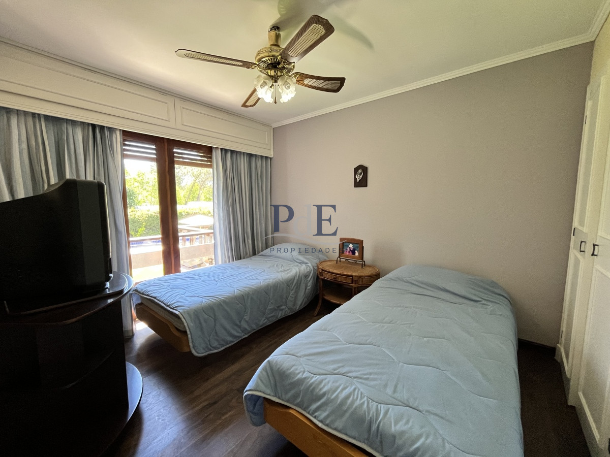 Residencia reciclada con 5 dorm y 5 baños. Piscina climatizada. Punta del Este. - Imagen 22
