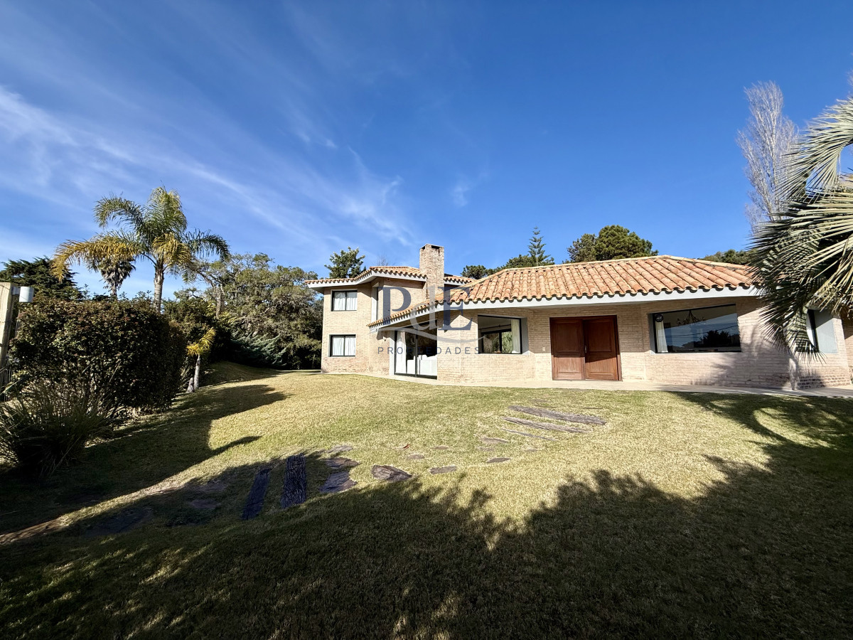 Chalet de 4 dormitorios en Parada 26, Playa Brava.