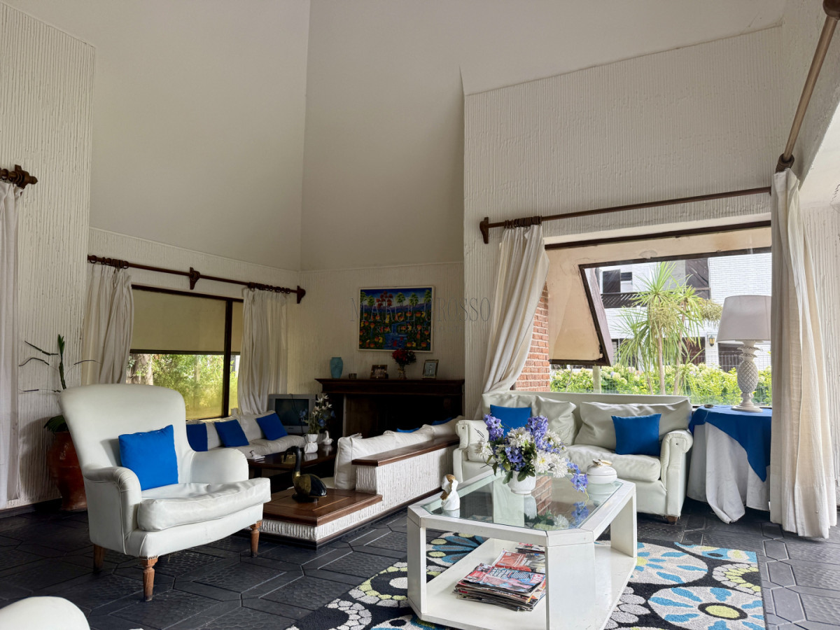 Casa ID.170 - Casa en VENTA  Barrio Lugano, Punta del Este