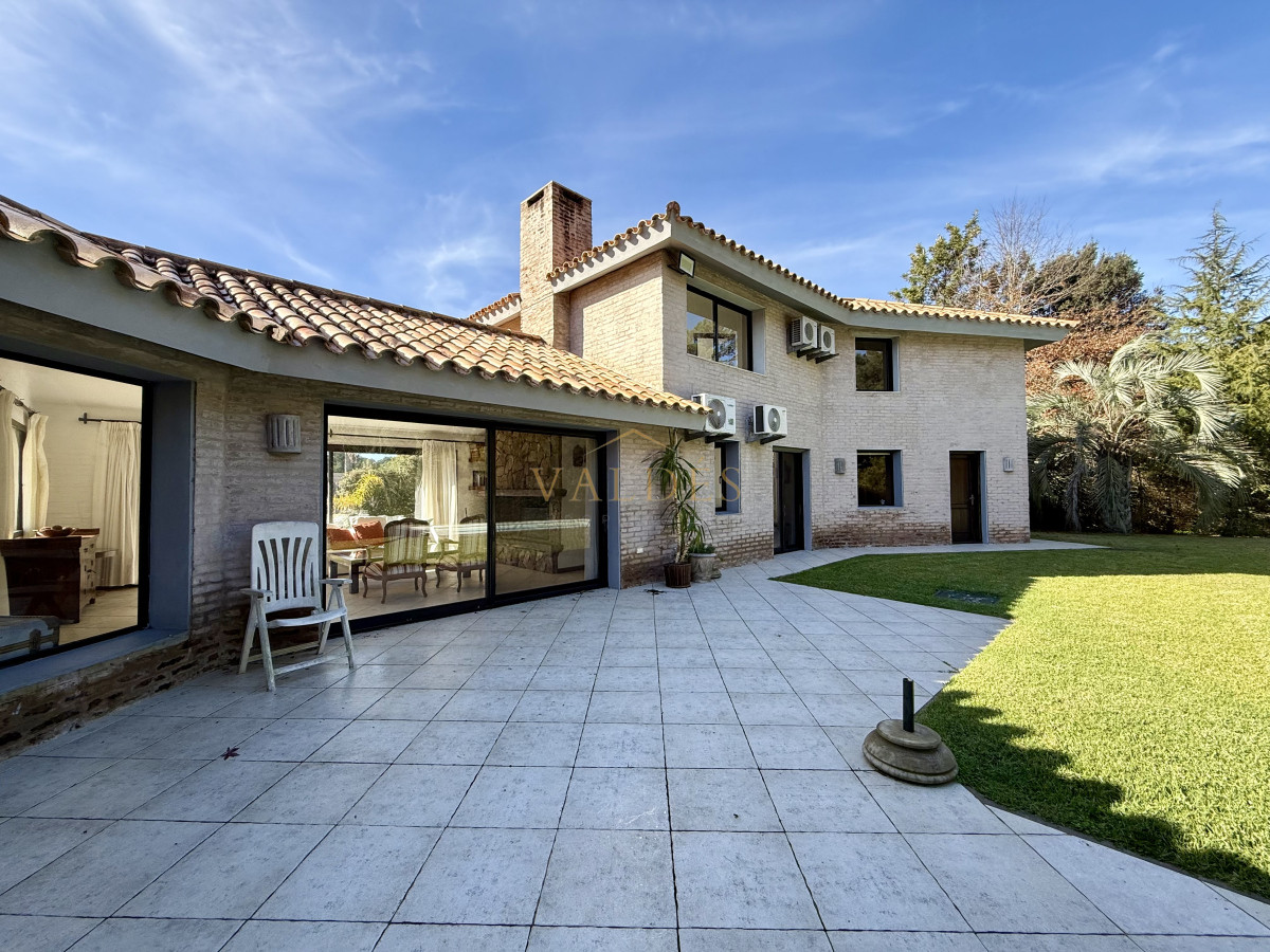Casa ID.4500 - Casa en RincÃ³n del Indio, 4 dormitorios *