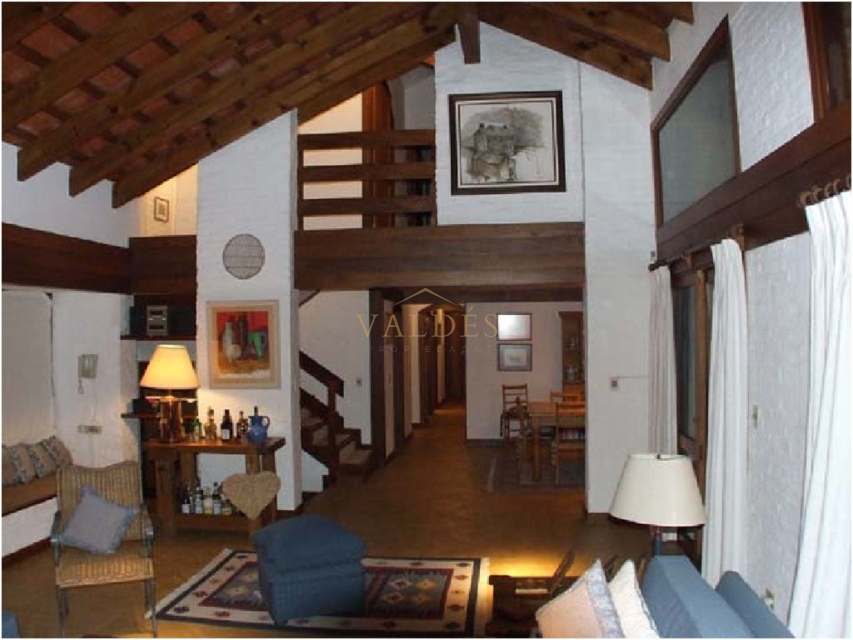 Casa ID.3335 - Casa en venta 