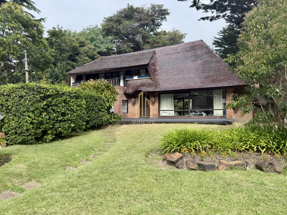 Apartamento ID.58 - Casa en VENTA  Barrio Lugano, Punta del Este