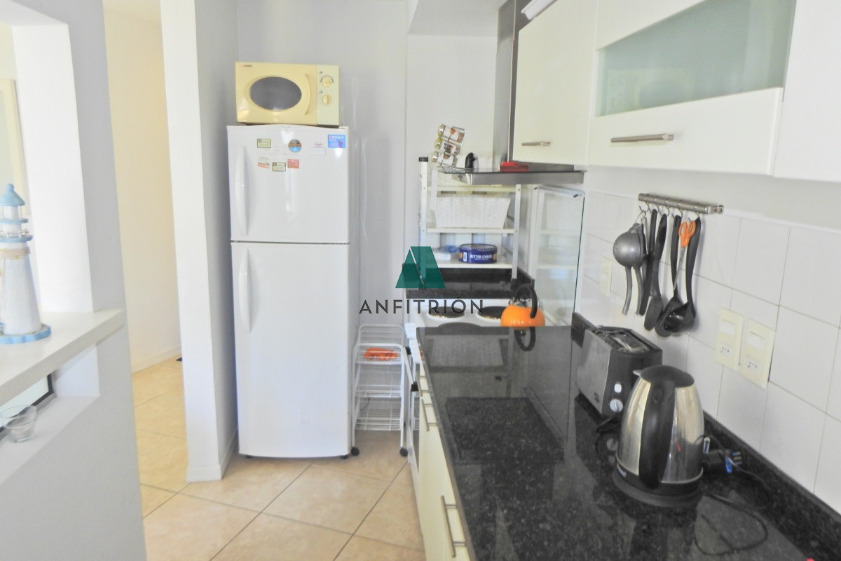 Apartamento ID.300 - Excelente Torre ubicada en la zona de la Brava a 100 metros del océano.  