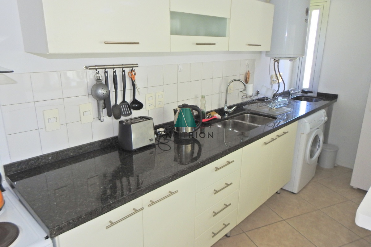Apartamento ID.300 - Excelente Torre ubicada en la zona de la Brava a 100 metros del océano.  