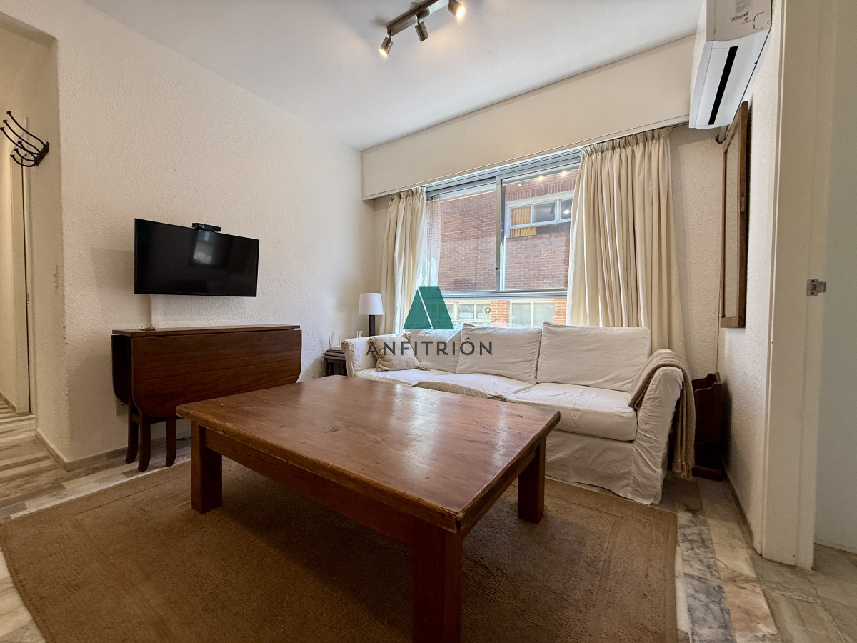 Apartamento ID.403 - Apartamento en venta, Punta del este, frente a playa de los Ingleses