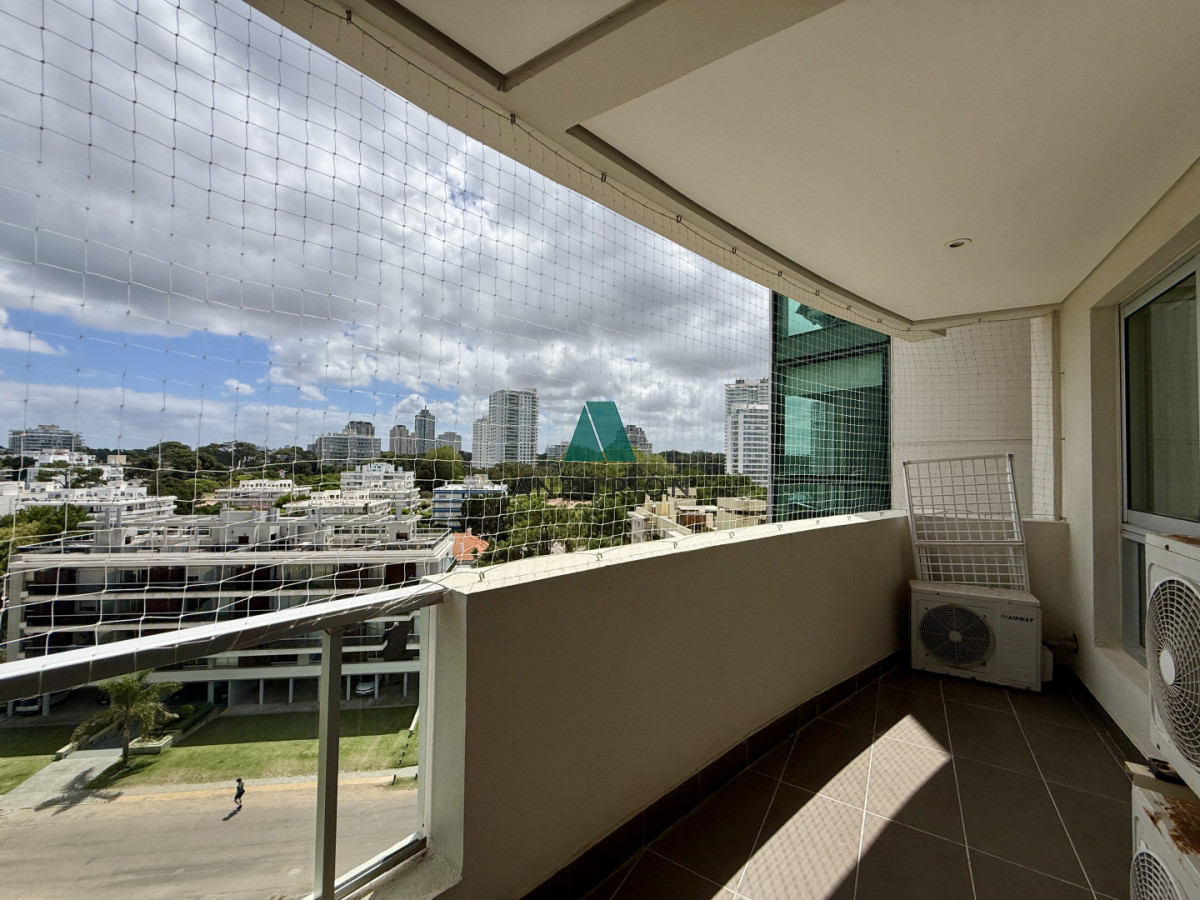 Apartamento ID.77 - Venta  Excelente Apartamento en Wind Tower  Punta del Este