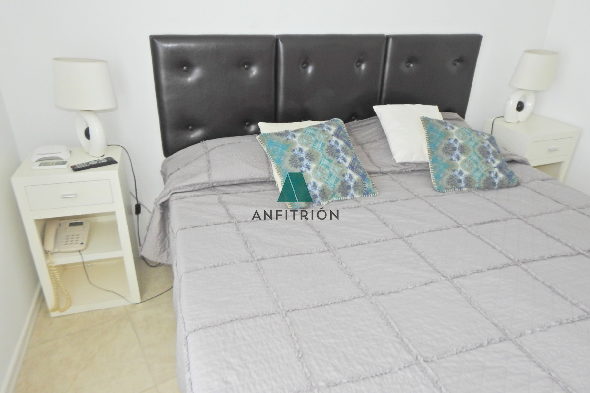 Apartamento ID.300 - Excelente Torre ubicada en la zona de la Brava a 100 metros del océano.  