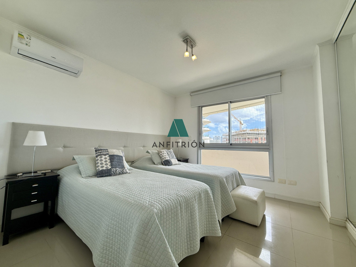 Apartamento ID.77 - Venta  Excelente Apartamento en Wind Tower  Punta del Este