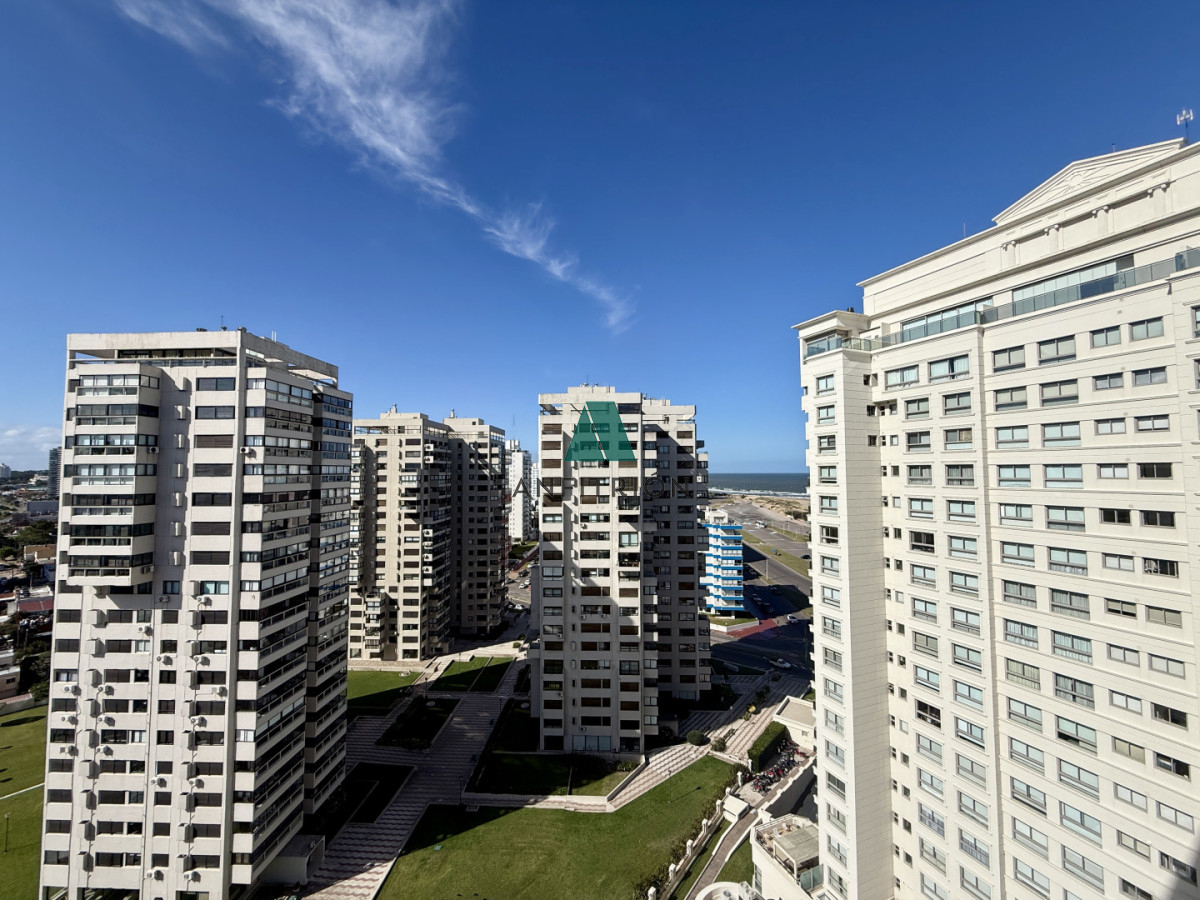 Apartamento ID.76 - Tu Refugio en Brava: Elegancia y Comodidad en Punta del Este
