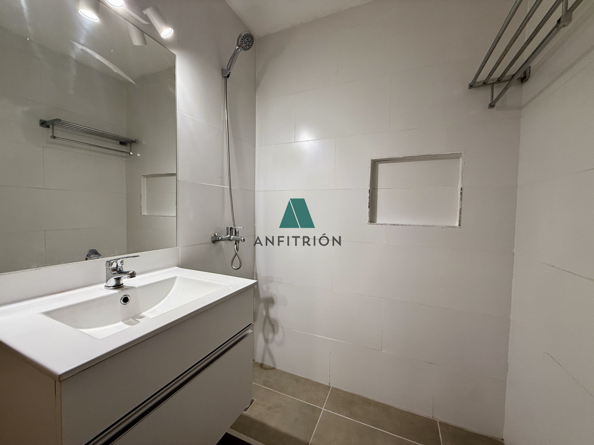 Apartamento ID.403 - Apartamento en venta, Punta del este, frente a playa de los Ingleses