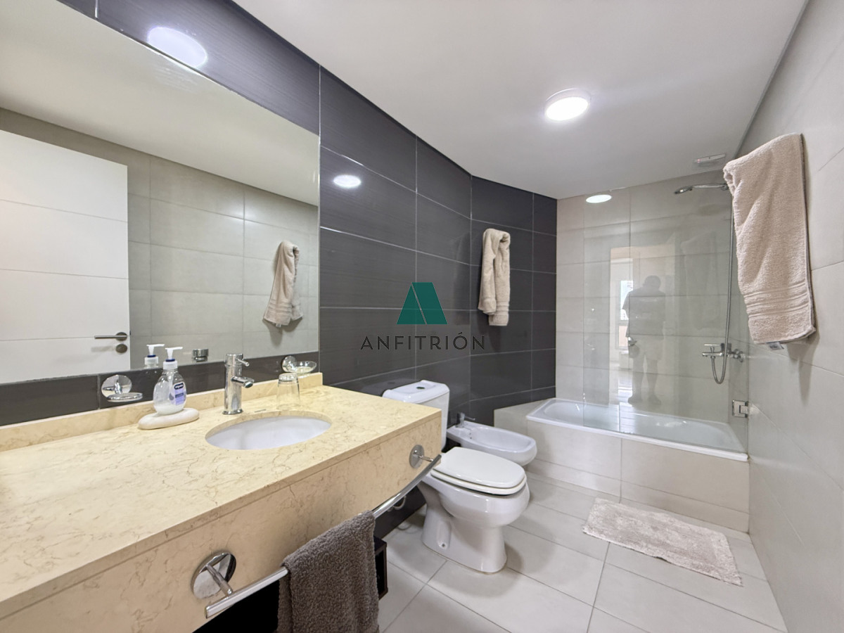 Apartamento ID.77 - Venta  Excelente Apartamento en Wind Tower  Punta del Este