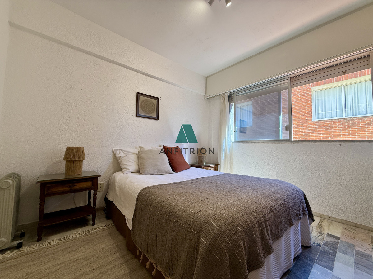 Apartamento ID.403 - Apartamento en venta, Punta del este, frente a playa de los Ingleses