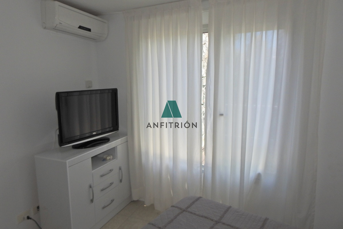 Apartamento ID.300 - Excelente Torre ubicada en la zona de la Brava a 100 metros del océano.  
