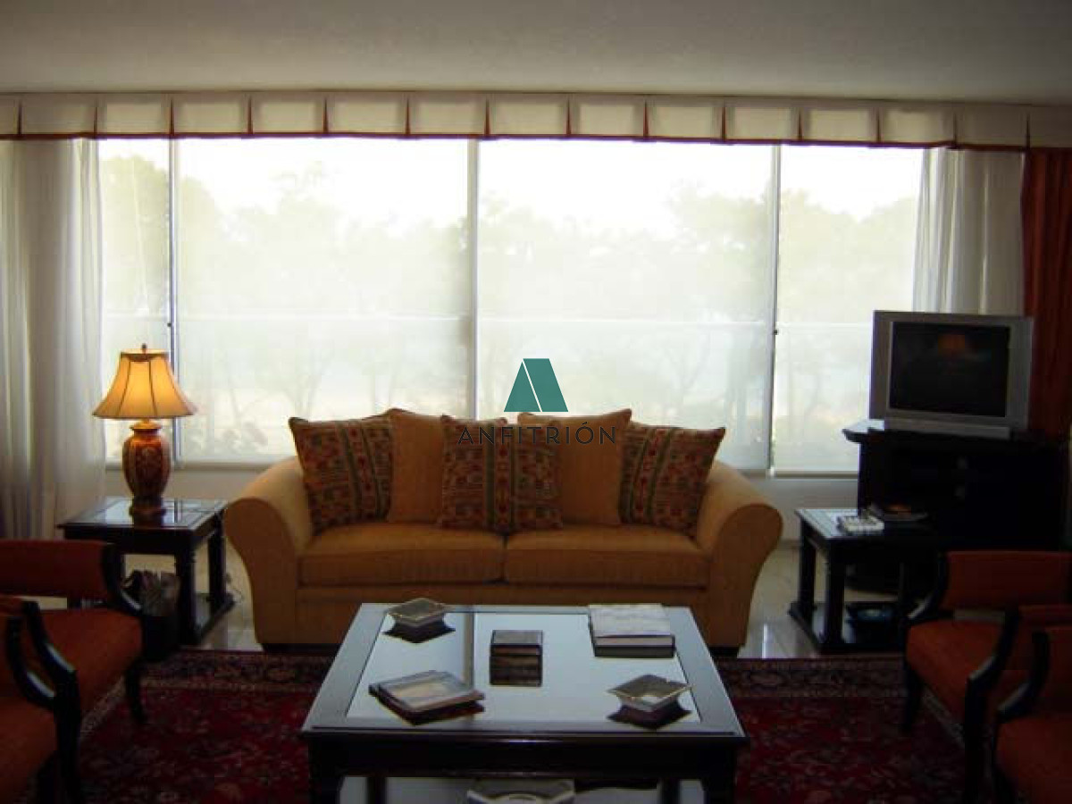 Apartamento ID.219 - Playa mansa amplia terraza 