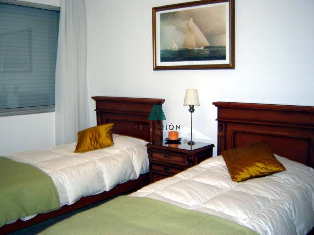 Apartamento ID.219 - Playa mansa amplia terraza 