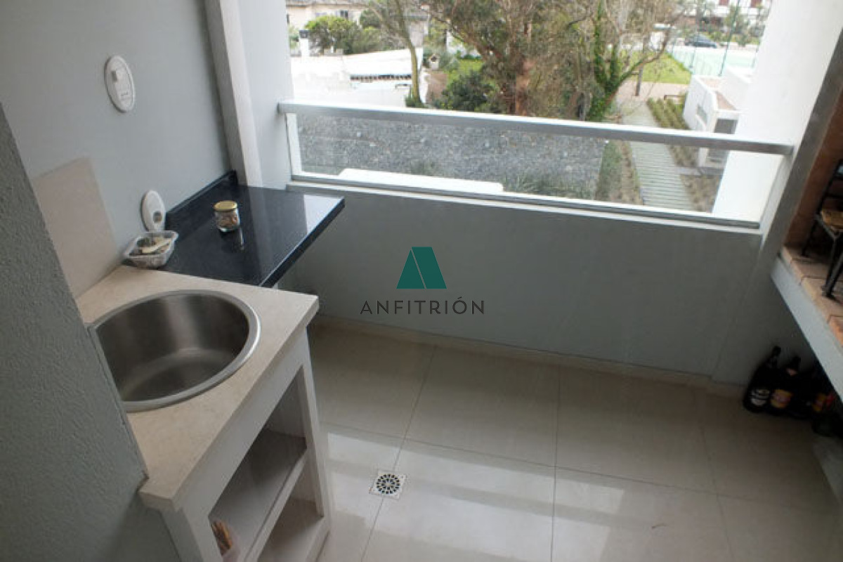 Apartamento ID.41 - Apartamento en Mansa, 2 dormitorios  con parrillero