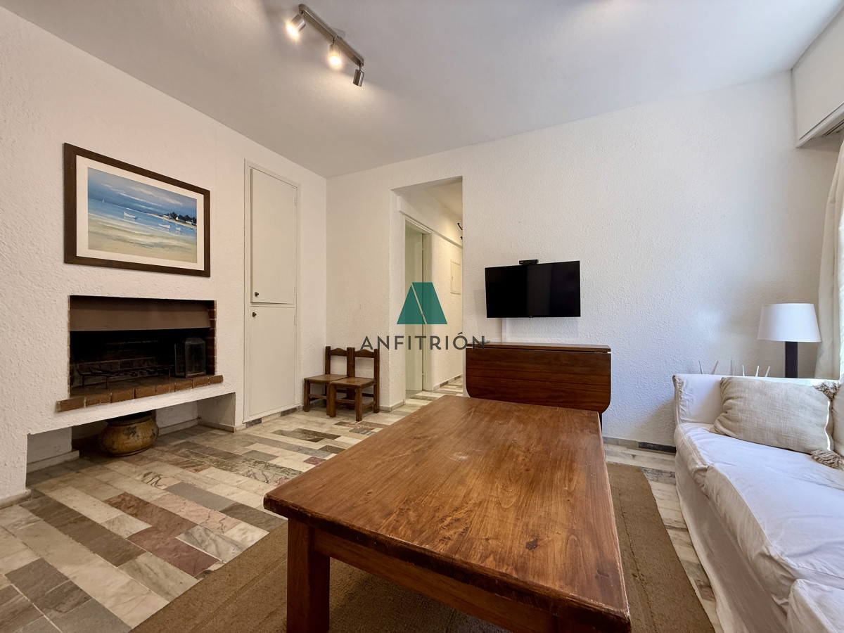 Apartamento ID.403 - Apartamento en venta, Punta del este, frente a playa de los Ingleses