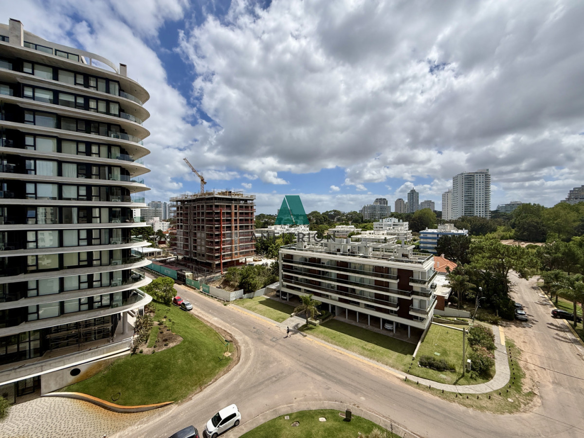 Apartamento ID.77 - Venta  Excelente Apartamento en Wind Tower  Punta del Este