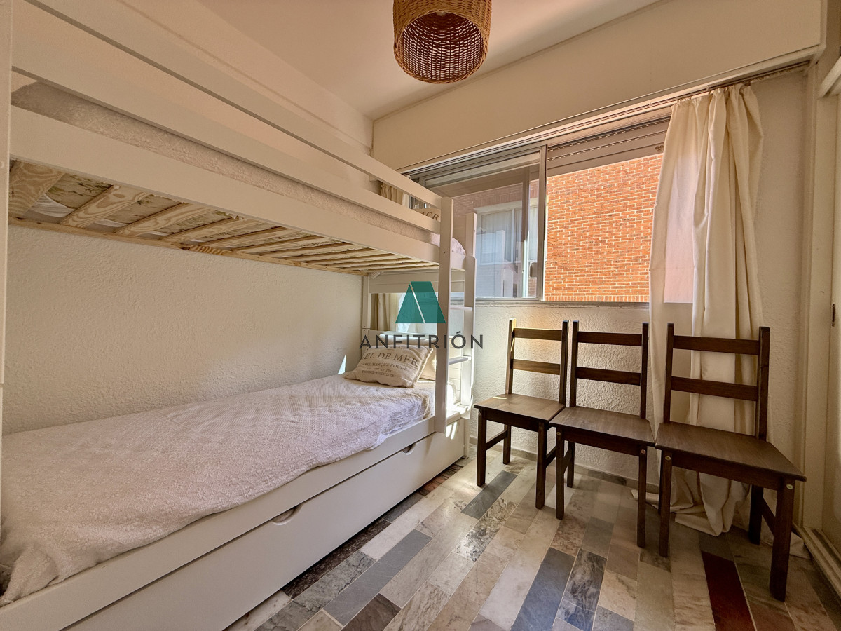 Apartamento ID.403 - Apartamento en venta, Punta del este, frente a playa de los Ingleses