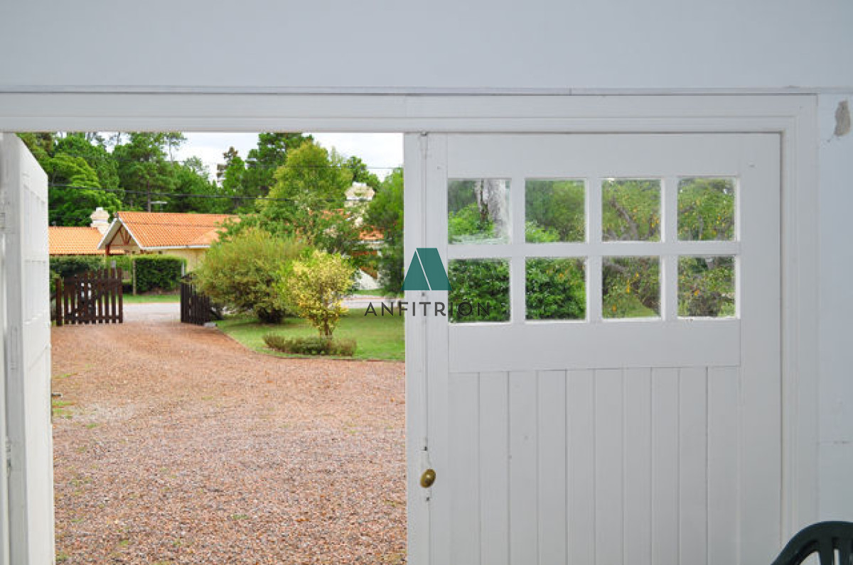 Casa ID.38 - Casa ubicada en Cantegril con lindo terreno