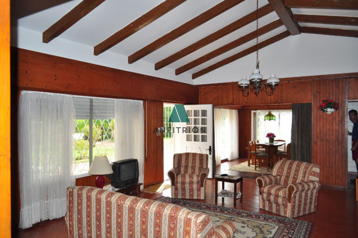 Casa ID.38 - Casa ubicada en Cantegril con lindo terreno