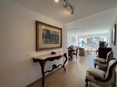 Venta en Península apartamento de 2 dormitorios y servicio