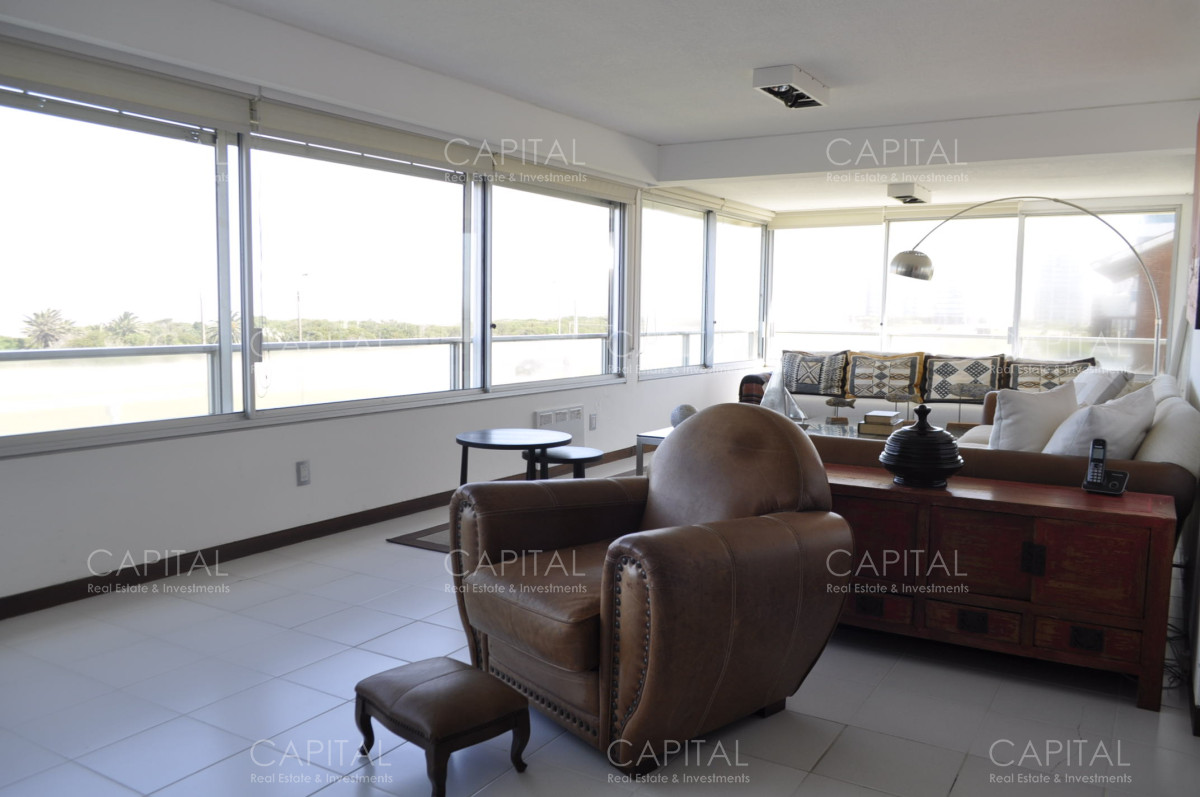 Apartamento ID.34579 - Amplio departamento frente al mar