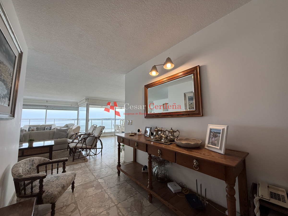 Apartamento ID.1953 - VENTA - Apartamento en primera linea al oceano