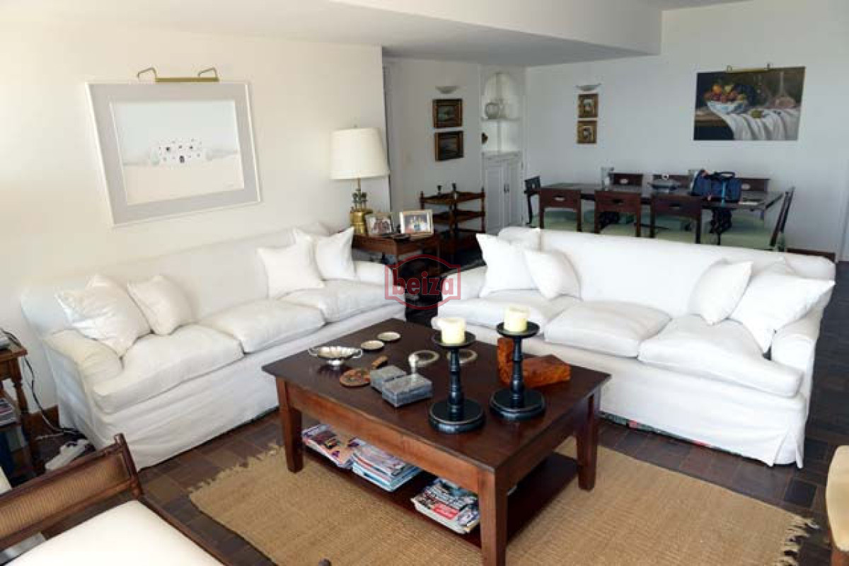 Apartamento ID.166219/Departamento-de-3-dormitorios-en-Punta-del-Este - Apartamento en Peninsula, 4 dormitorios  