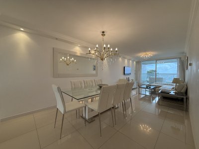 APARTAMENTO NUEVO sobre  el mar con todos los servicios