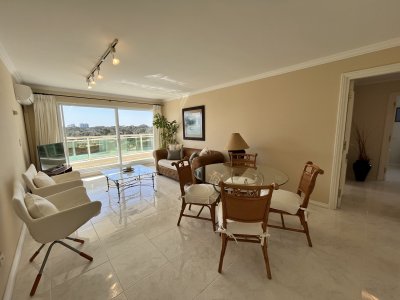 Edificio con todos los servicios! consulte por su estadia