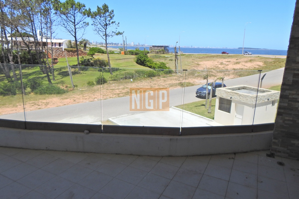 Precioso apartamento en Pinares Punta del Este.-  - NGP25003A
