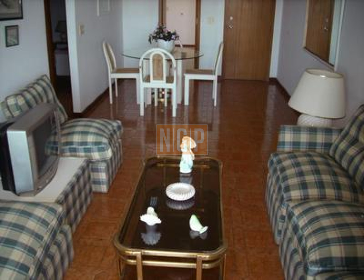  Departamento en Punta del Este,   - NGP8298A