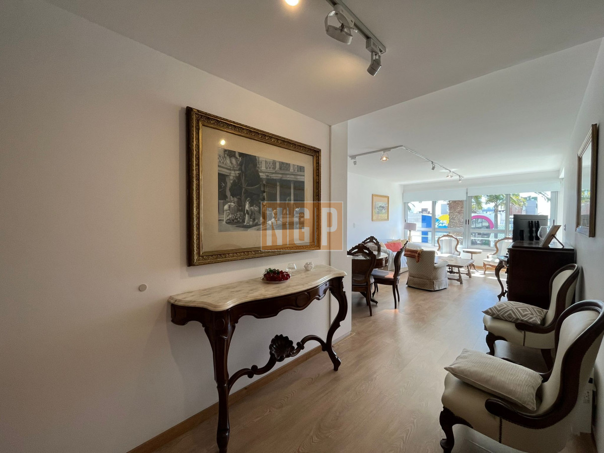 peninsula apartamento de 2 dormitorios y servicio - NGP4062A