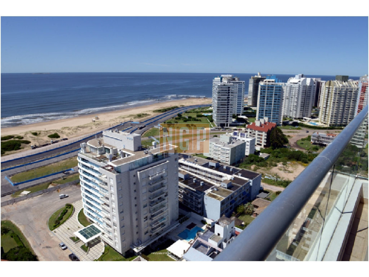 EXCELENTE EDIFICIO EN LA BRAVA - NGP16046A