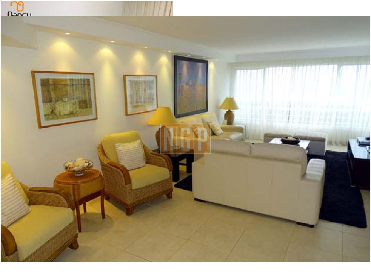 Apartamento en Brava, 3 dormitorios * - NGP16656A