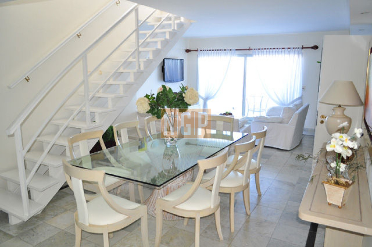 Apartamento en Brava,   - NGP35A