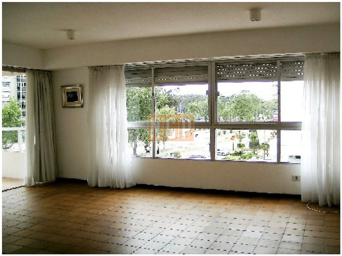Apartamento sobre Roosevelt en venta - NGP5367A