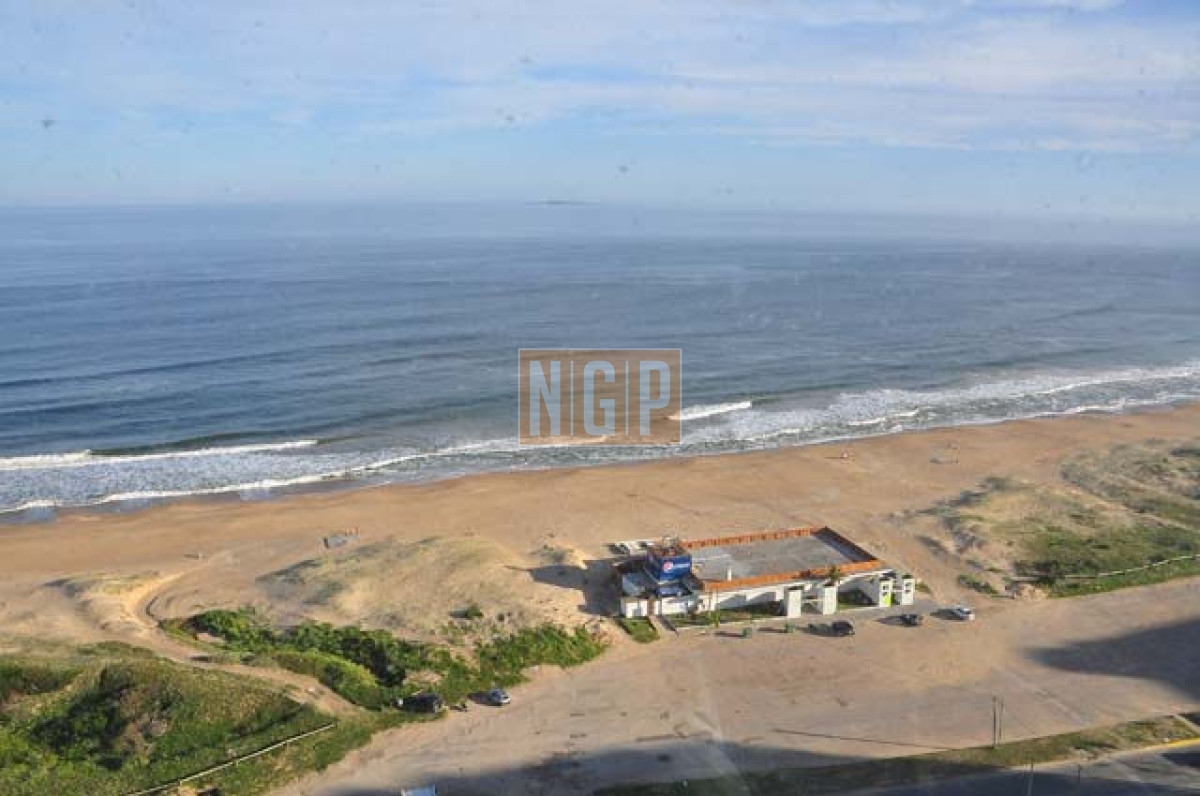 Apartamento en Brava, 3 dormitorios  - NGP7910A