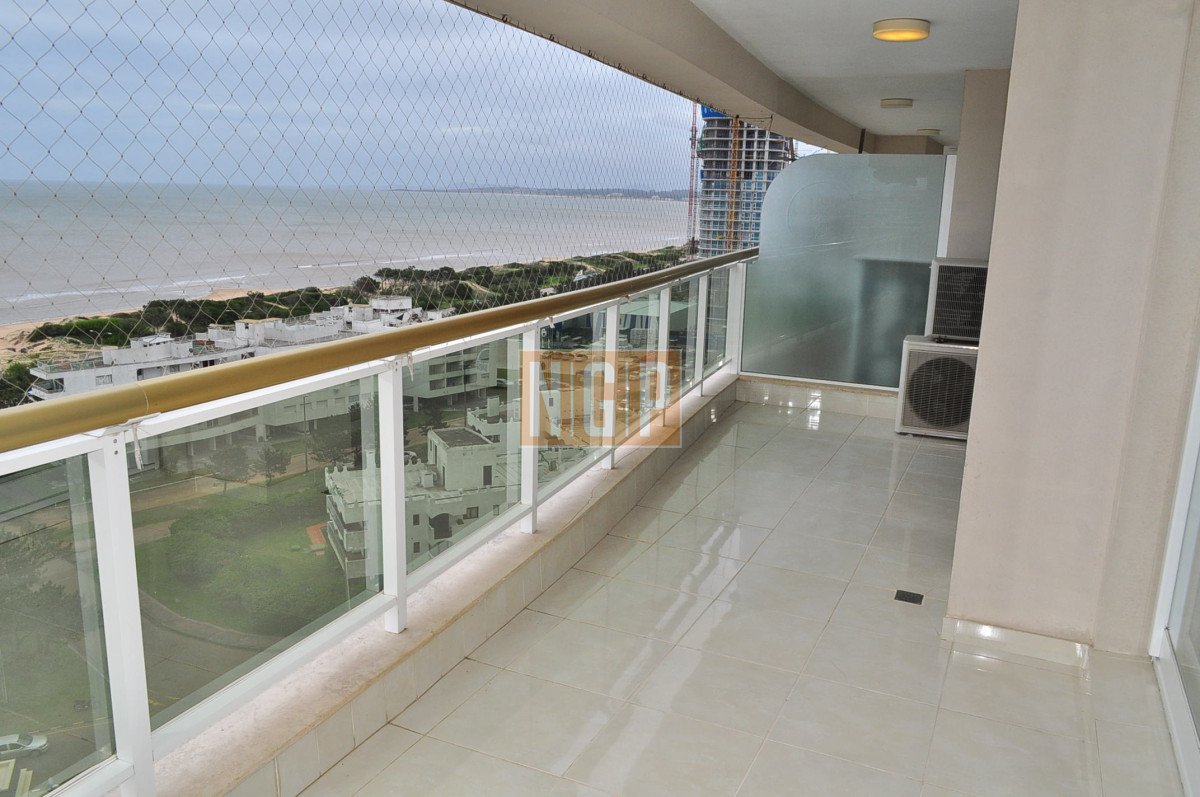 EDIFICIO FRENTE AL MAR PLAYA MANSA - NGP2763A