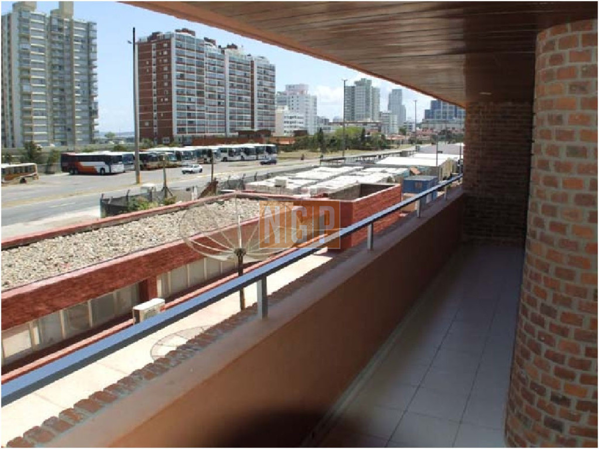 Apartamento en Brava, 2 dormitorios  - NGP5537A