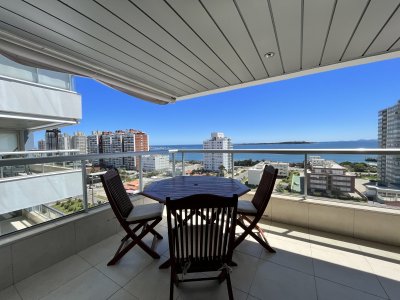 Departamento en Playa Mansa con parrillero  propio