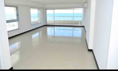 departamento en brava se vende vacio***