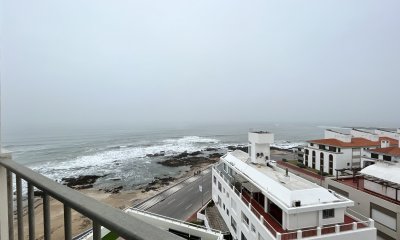 Edificio en la entrada de la peninsula