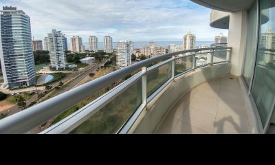 Venta de Apartamento de 3 dormitorios en Punta del Este!