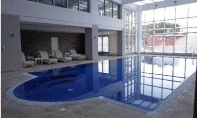 Departamento en Punta del Este, Torre   cuenta con todos los servicios.