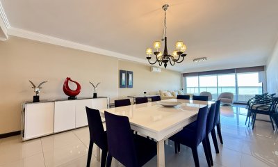 Apartamento en venta – Torre Lobos, Playa Brava, Punta del Este