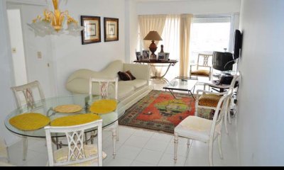 Punta del Este Piso alto con Vista al Mar!, cómodo y muy Luminoso . Modenos muebles!