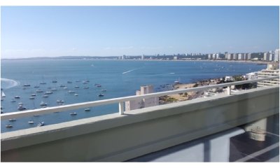 DIVINO SUPER BIEN DECORADO  VISTA TOTAL AL PUERTO TODO RECICLADOA NUEVO CON PISCINA Y SERV DE MUCAMA