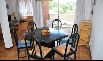 Apartamento en Las Delicias, 3 dormitorios CON PARRILLERO